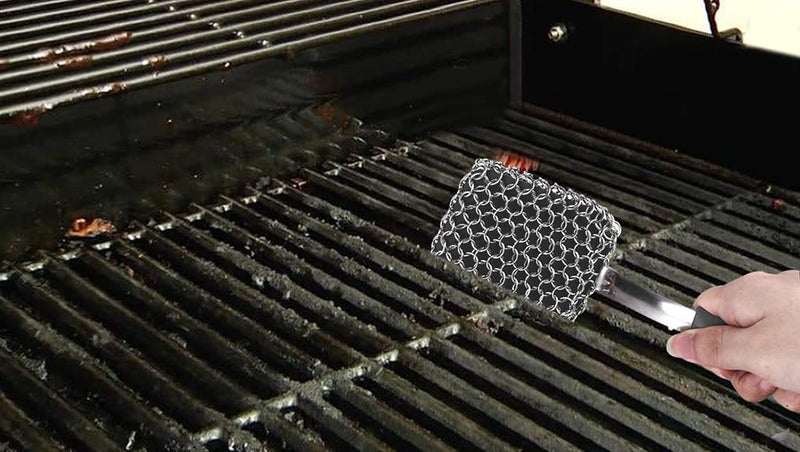Herda Cast Iron Scrubber Brush with Handle Cast Iron Cleaner Chainmail Scrubber + Pan Scraper, 316 Chain Maille to Clean Pan Pot Skillet Grill Griddle Metal Scrub Wok Scrub Carbon Dutch Oven Carbon Cleaning - Image 3